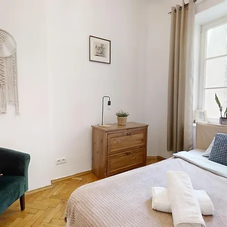 Flowers Flat In The Tenement Apartment Warschau