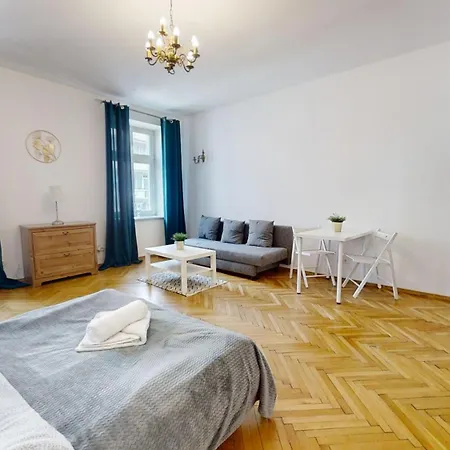 Flowers Flat In The Tenement Appartement *