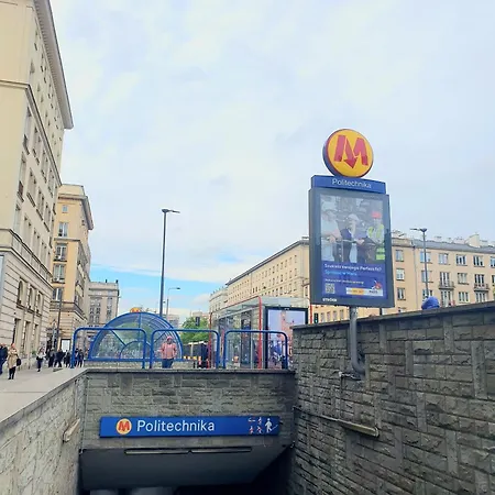 Flowers Flat In The Tenement 아파트 바르샤바