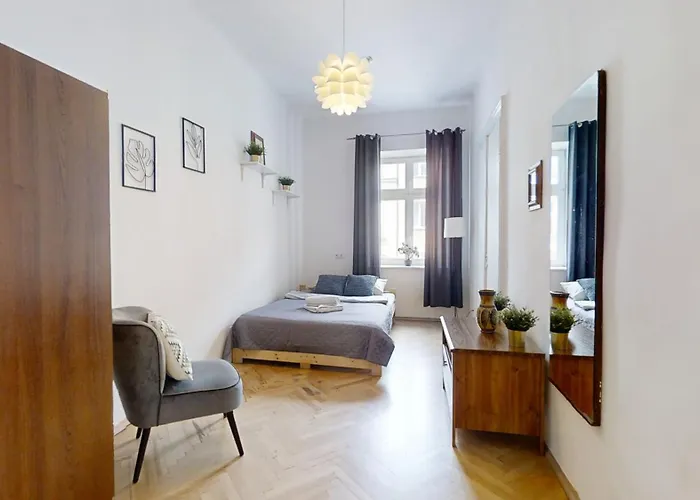 Flowers Flat In The Tenement Апартаменты *