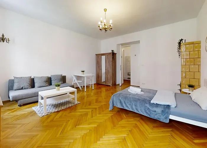 Flowers Flat In The Tenement Апартаменты