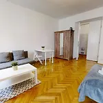Flowers Flat In The Tenement 아파트 바르샤바